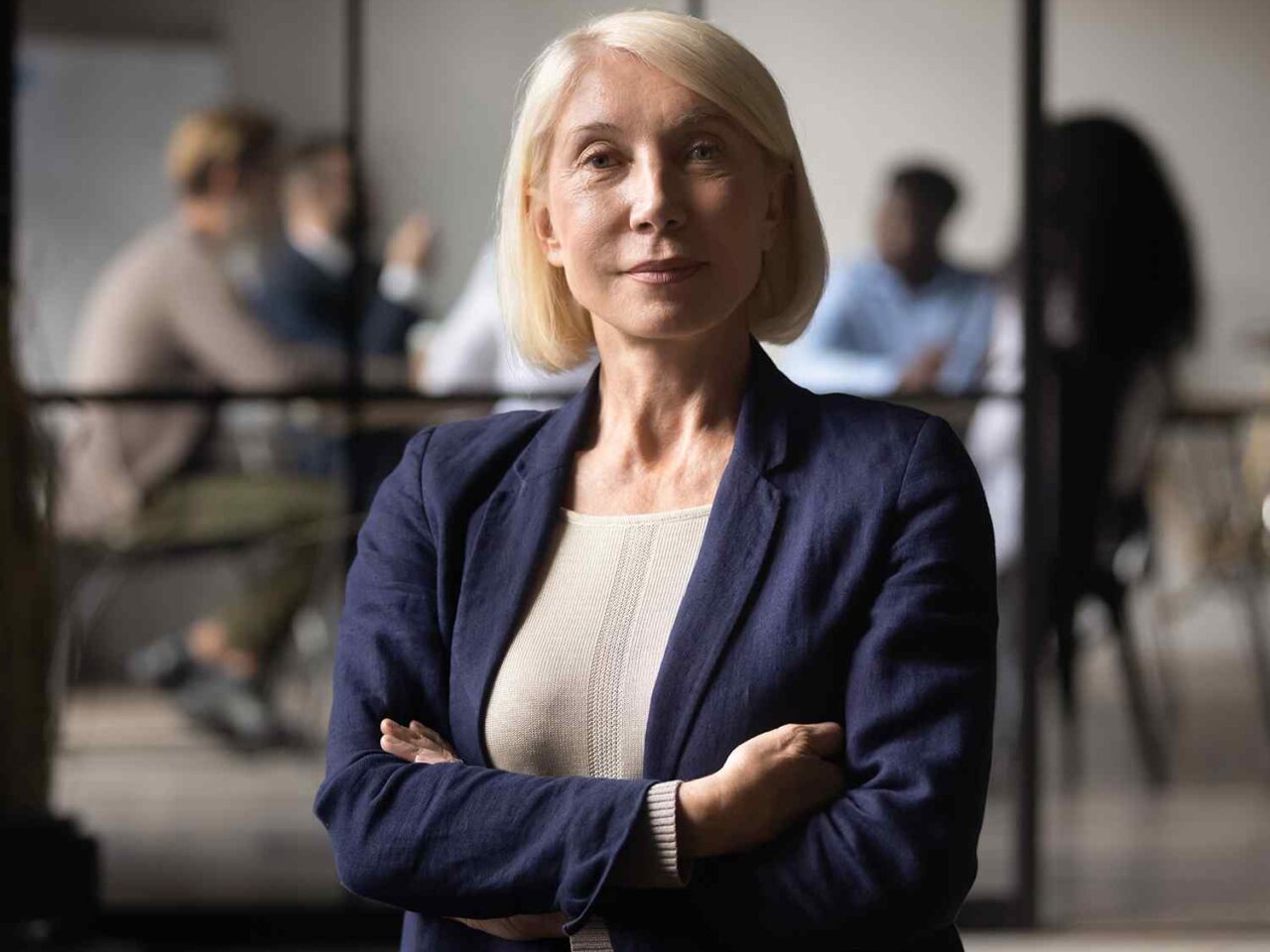 https://www.hireforce.in/wp-content/uploads/2019/02/team_01-1280x960.jpg